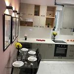 Apartment Modern In Center Bucharest